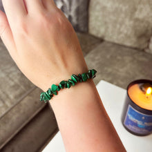 Load image into Gallery viewer, Malachite Crystal Chip Bracelet
