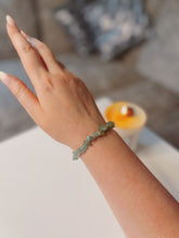Load image into Gallery viewer, Green Aventurine Crystal Chip Bracelet
